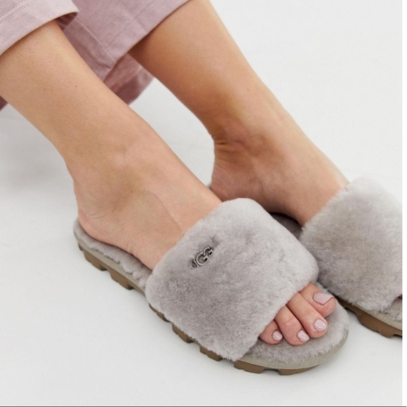 UGG Shoes - NEW UGG Oyster Cozette Slide in Size 8